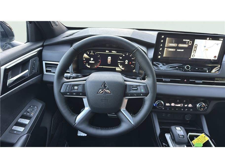 New 2026 Mitsubishi Outlander SEL Black Edition FWD image 18