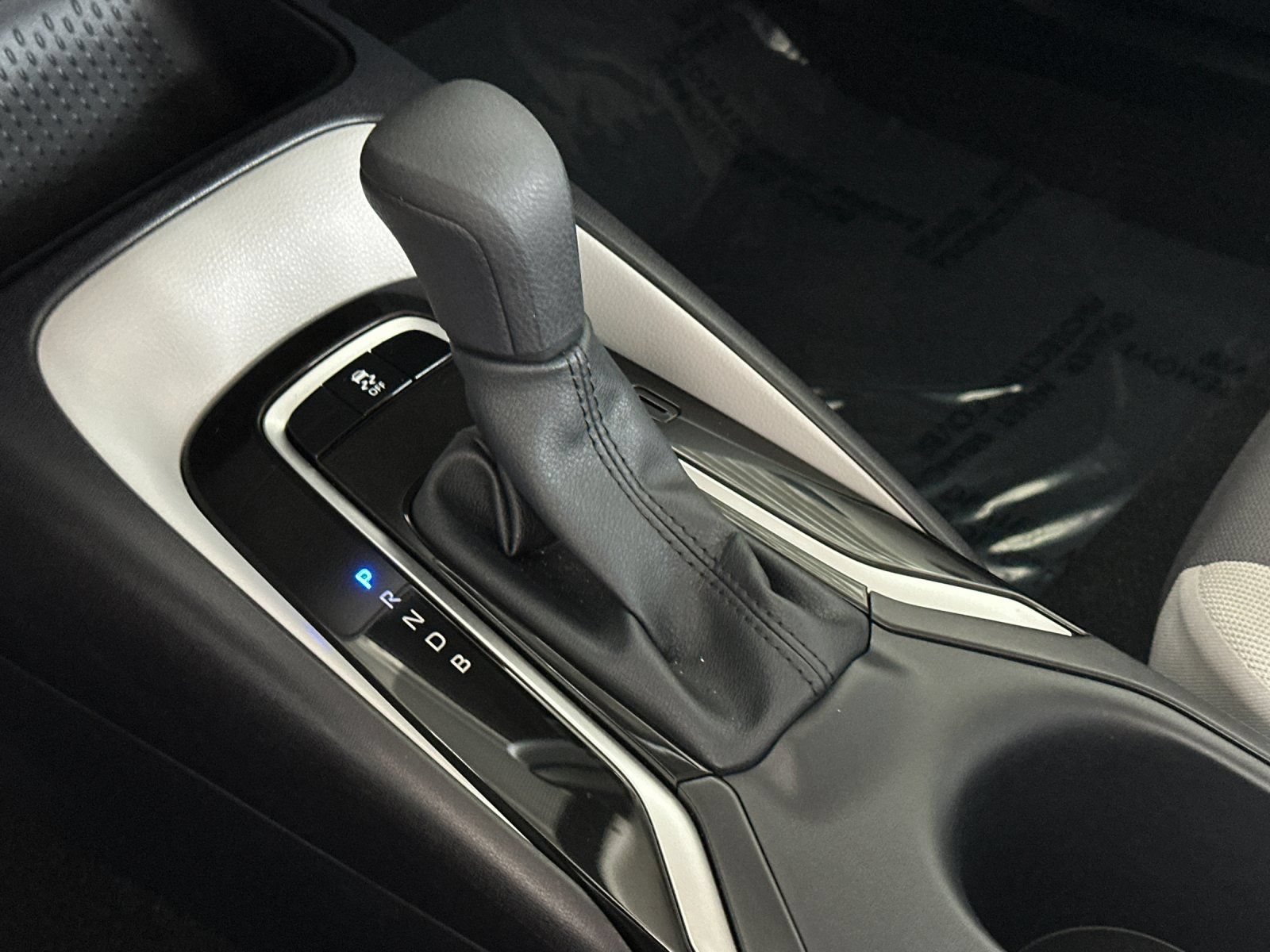 Used 2026 Toyota Corolla LE FWD image 18