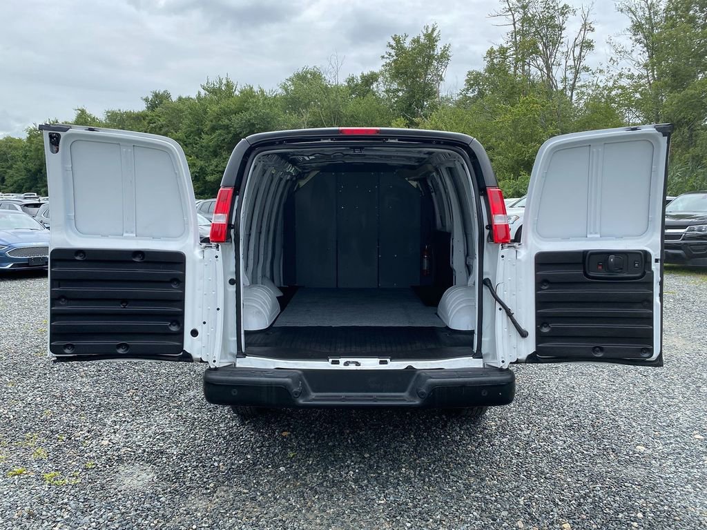 Used 2021 Chevrolet Express 2500 image 22