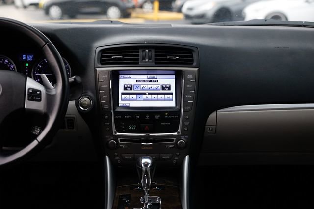 Used 2011 Lexus IS 350 4dr Sedan RWD image 41