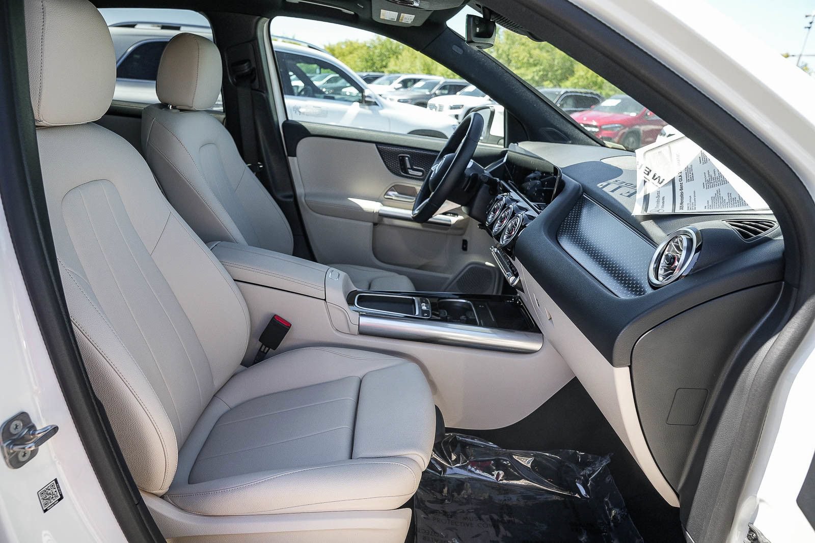 Certified 2025 Mercedes-Benz GLA 250 4MATIC image 16