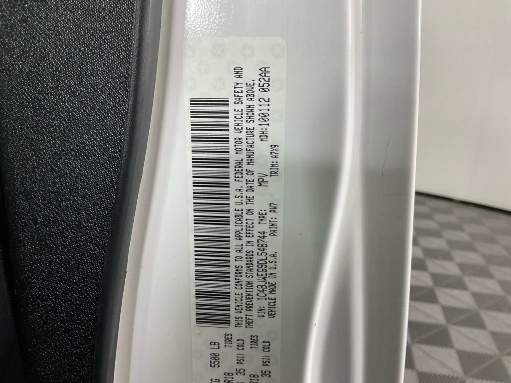 Used 2013 Jeep Wrangler Unlimited Sahara image 24