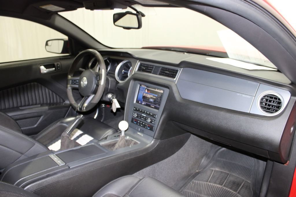 Used 2011 Ford Mustang Shelby GT500 w/ SVT Performance Pkg RWD image 27