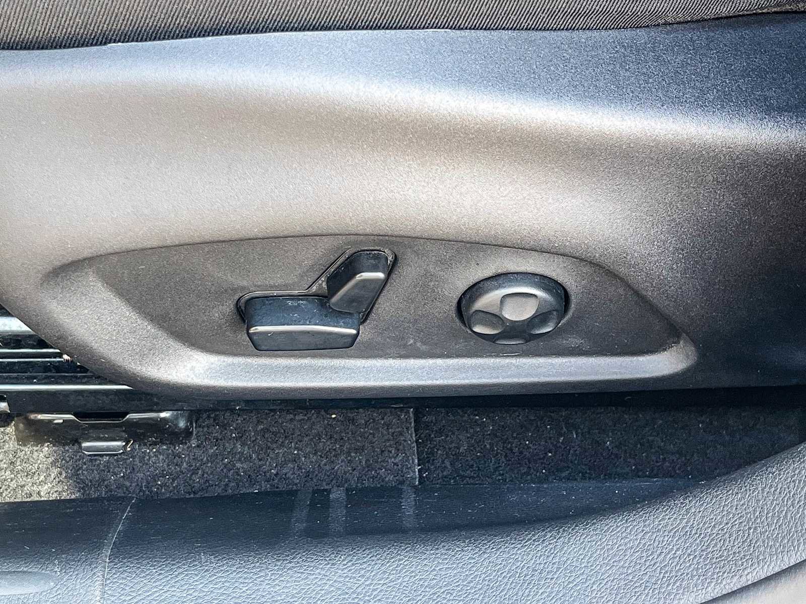 Used 2019 Jeep Compass Latitude w/ Popular Equipment Group image 20