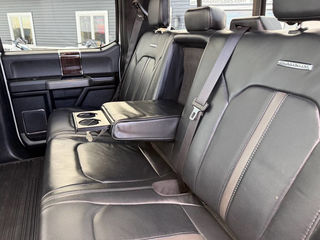 Used 2017 Ford F150 Platinum w/ Equipment Group 701A Luxury AWD/4WD image 43