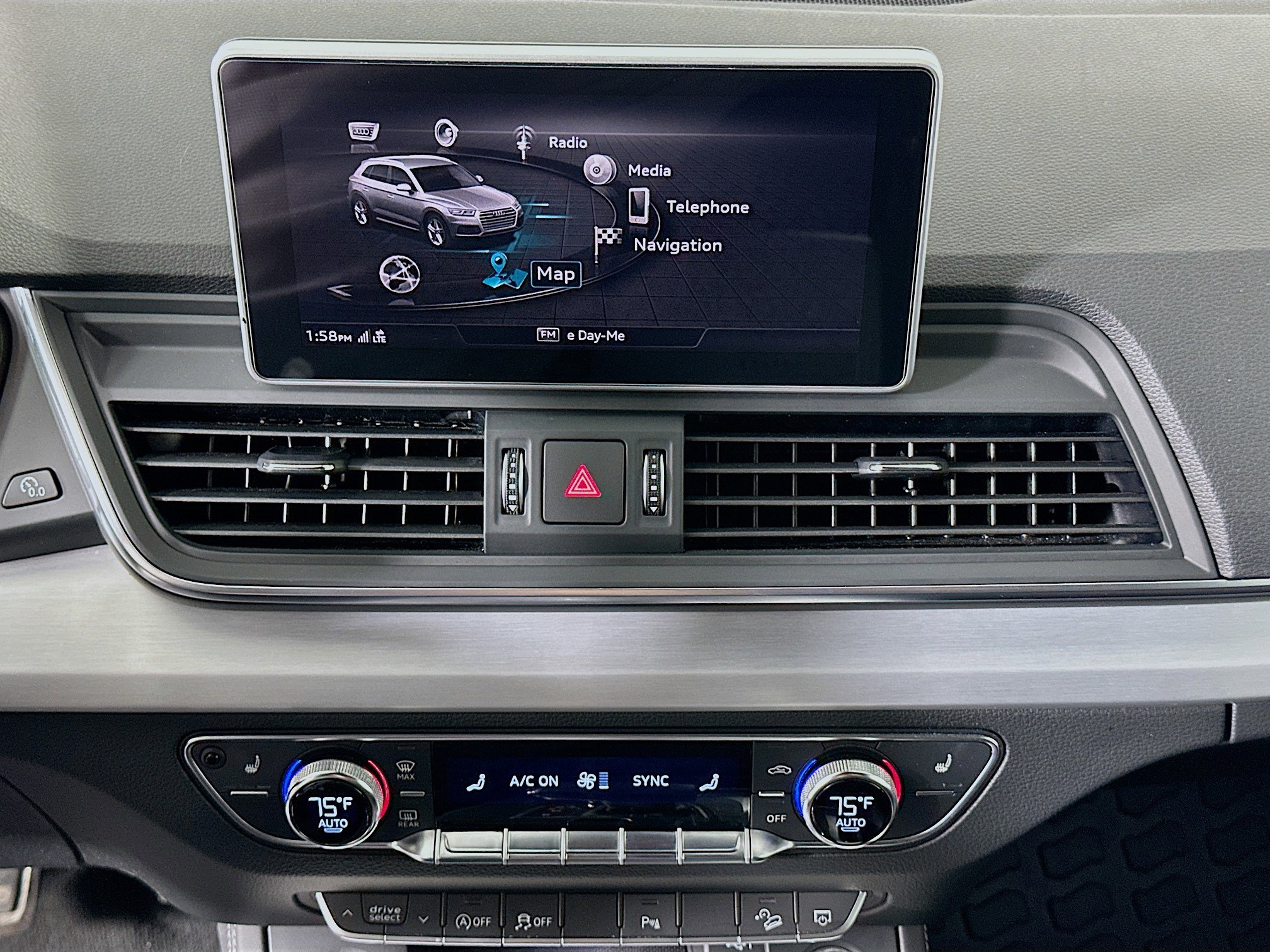 Used 2020 Audi SQ5 Premium Plus w/ Premium Plus Package image 24