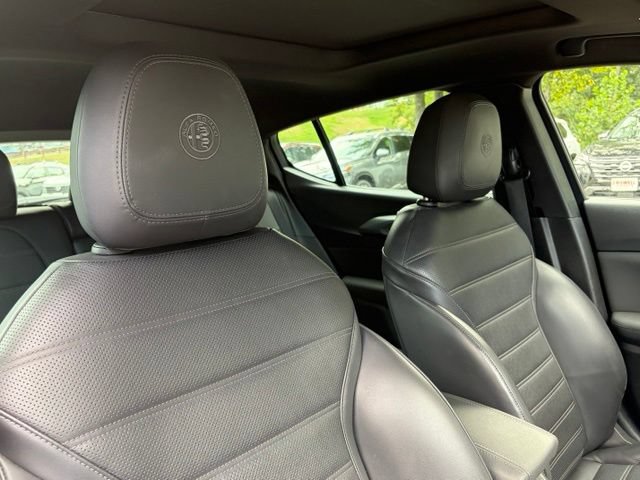 Used 2024 Alfa Romeo Tonale Ti w/ Premium Interior Package AWD/4WD image 37