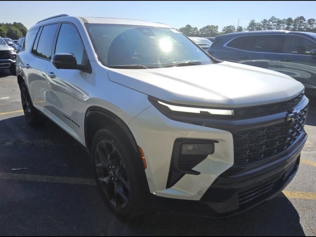 Used 2024 Chevrolet Traverse RS FWD image 6