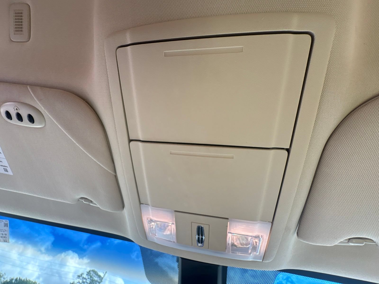 Used 2015 Lincoln MKS w/ Equipment Group 101A FWD image 36