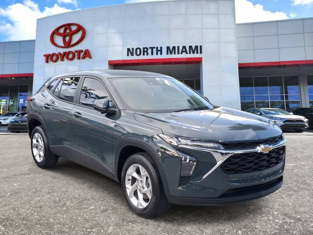 Used 2026 Chevrolet Trax LS w/ LS Convenience Package FWD video 1