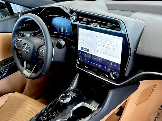Used 2024 Lexus RZ 300e Premium image 31