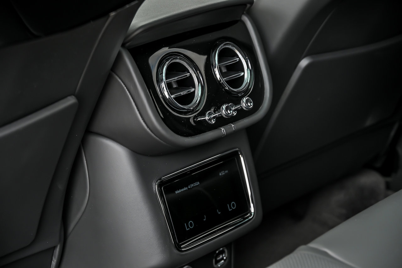 New 2026 Bentley Bentayga AWD/4WD image 32