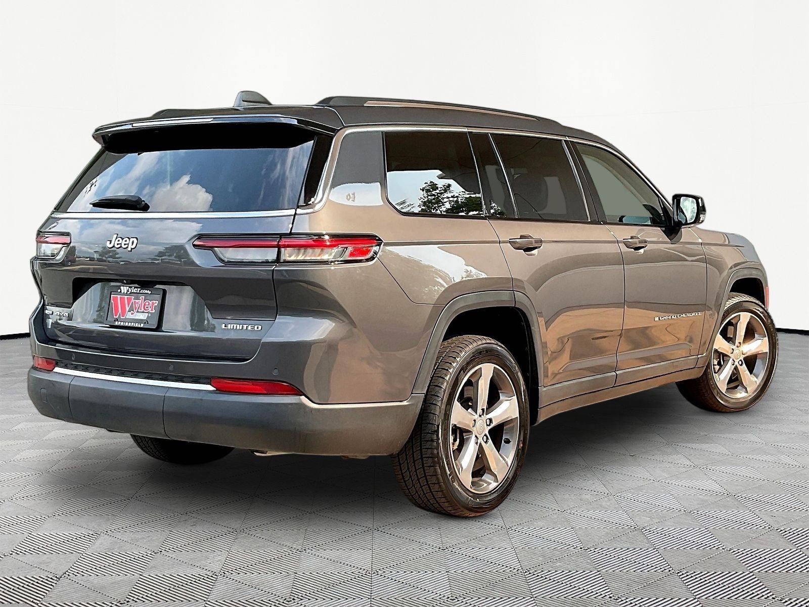 Used 2021 Jeep Grand Cherokee L Limited AWD/4WD image 6