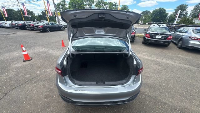 Used 2024 Volkswagen Jetta SE FWD image 15