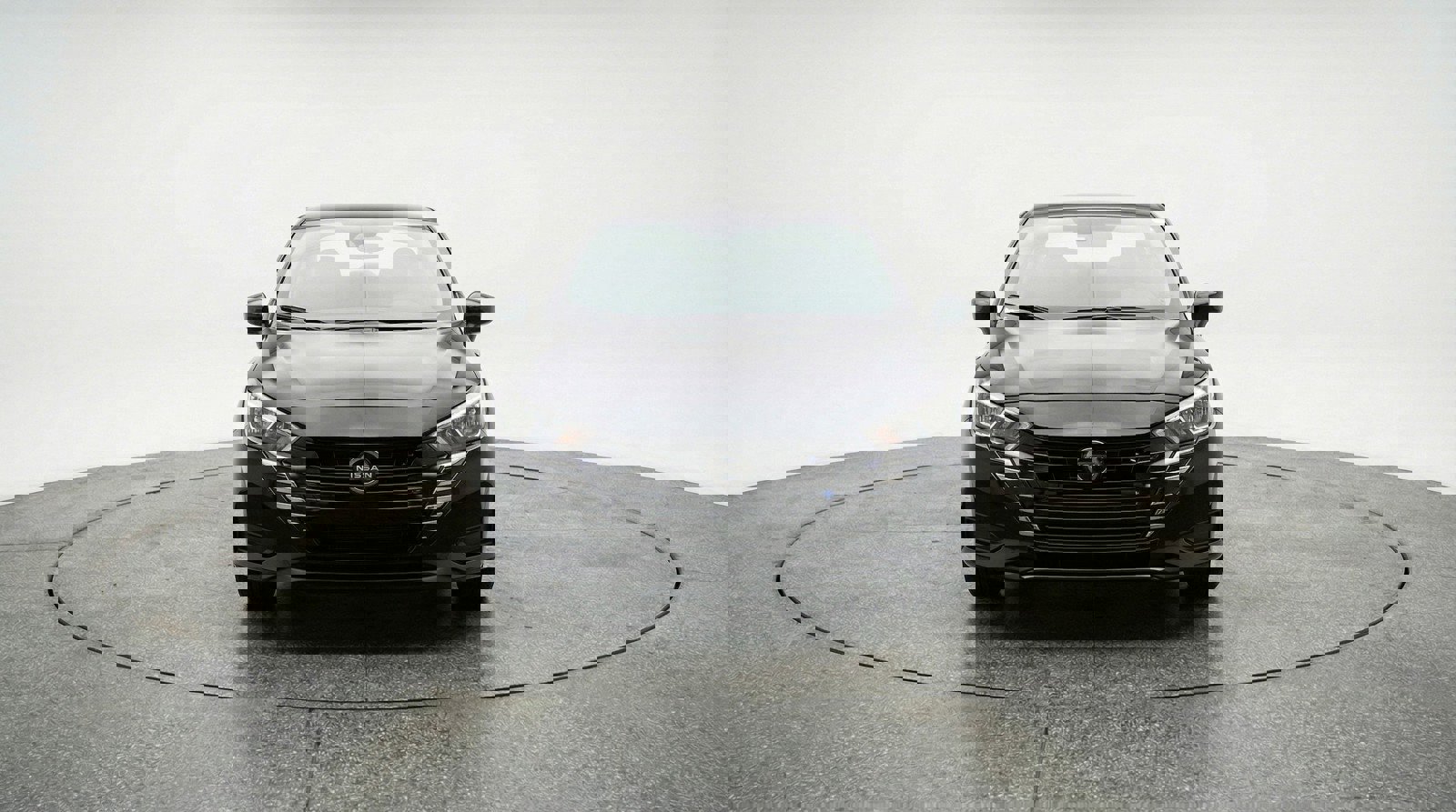 Used 2025 Nissan Versa SV image 2