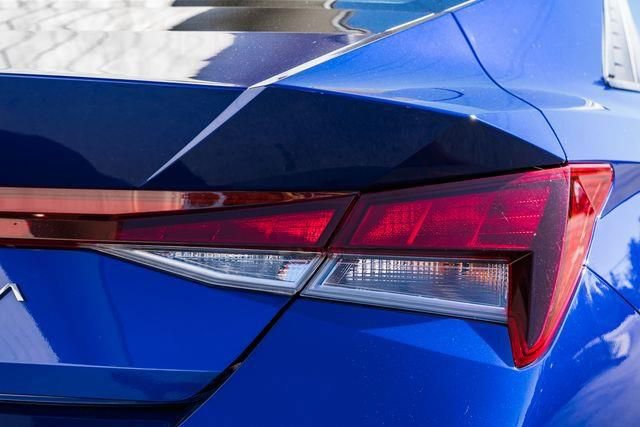 Used 2022 Hyundai Elantra SEL image 7