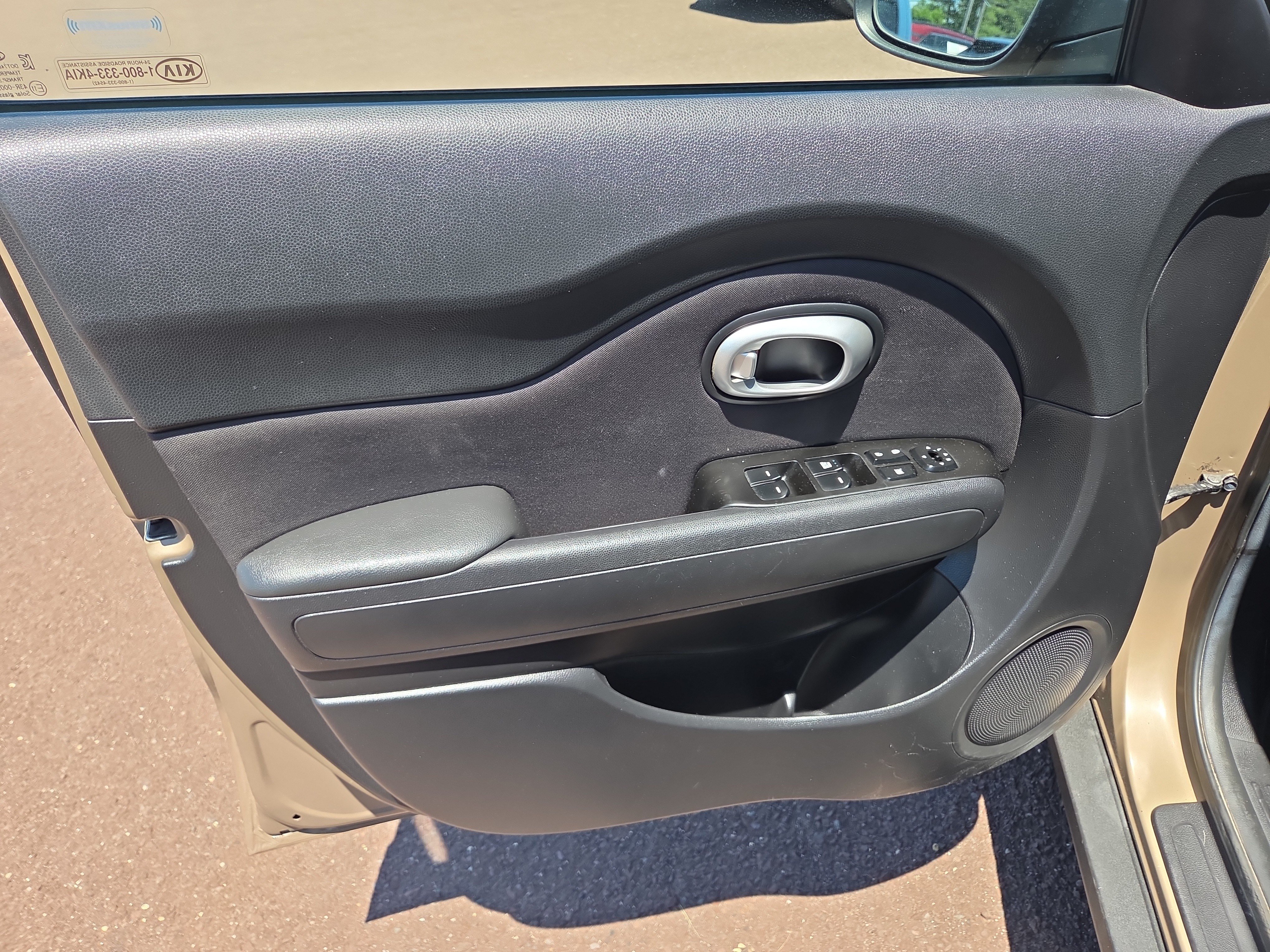 Used 2015 Kia Soul FWD image 14