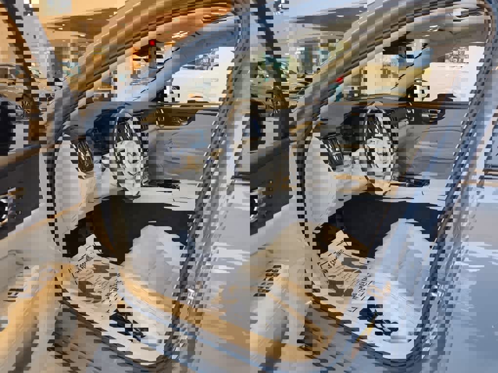 Used 2024 Volvo S60 T8 Plus w/ Climate Package AWD/4WD image 7