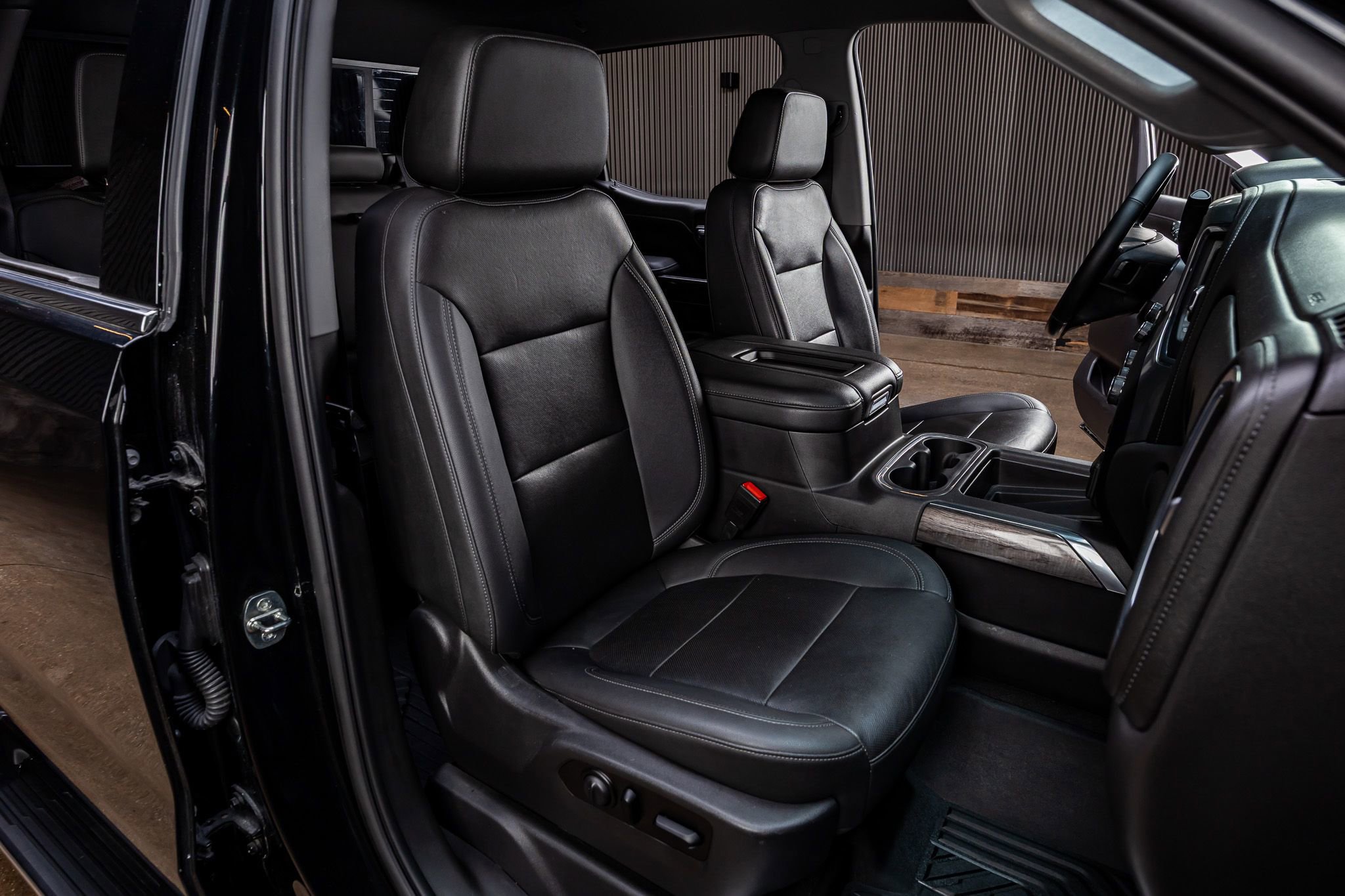 Used 2021 Chevrolet Silverado 1500 LTZ w/ Technology Package image 31