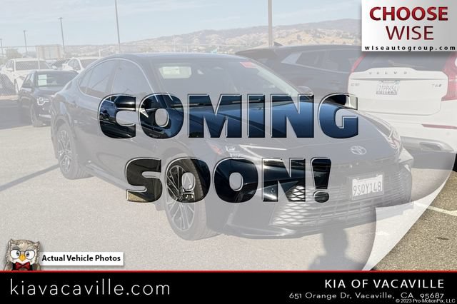 Used 2025 Toyota Camry XLE w/ Premium Plus Package FWD image 1