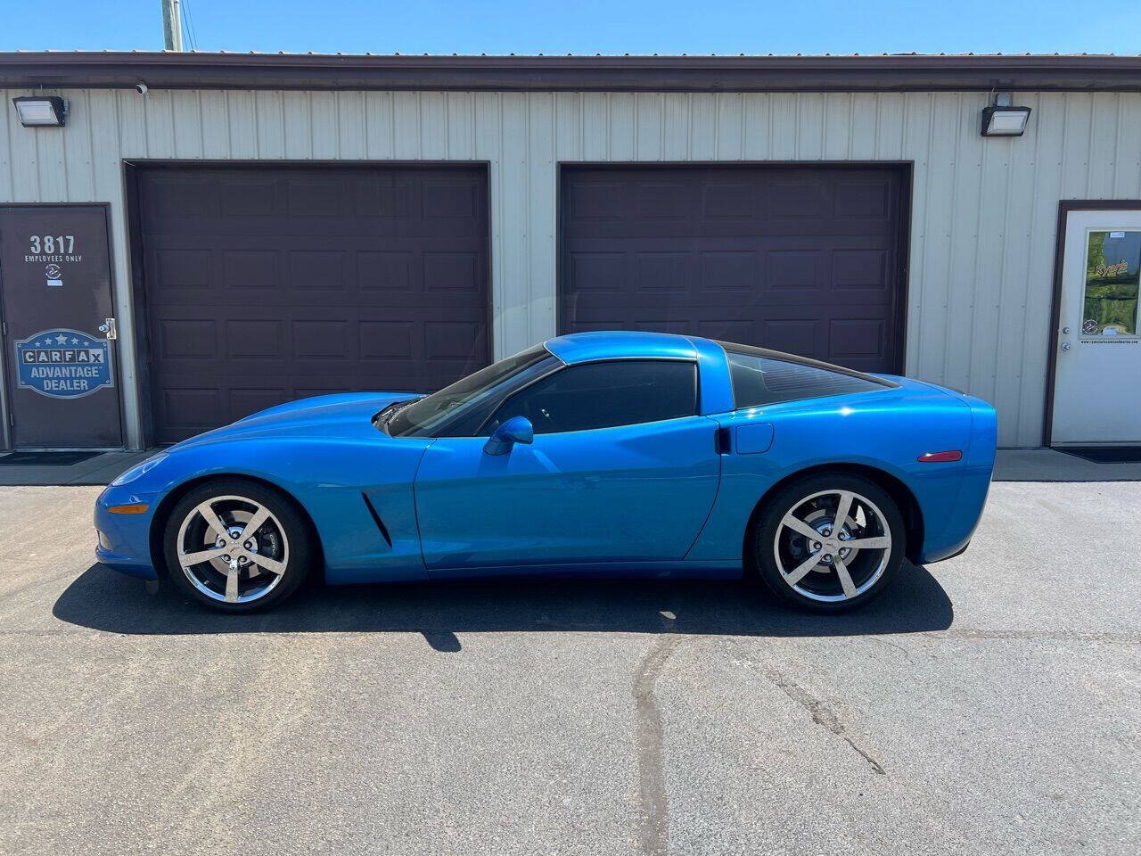 Used 2010 Chevrolet Corvette Coupe w/ 1LT RWD image 54