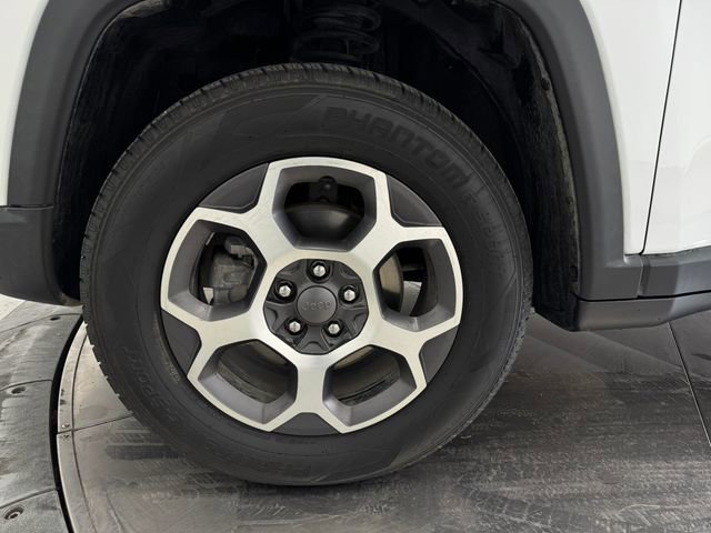Used 2022 Jeep Compass Trailhawk AWD/4WD image 9