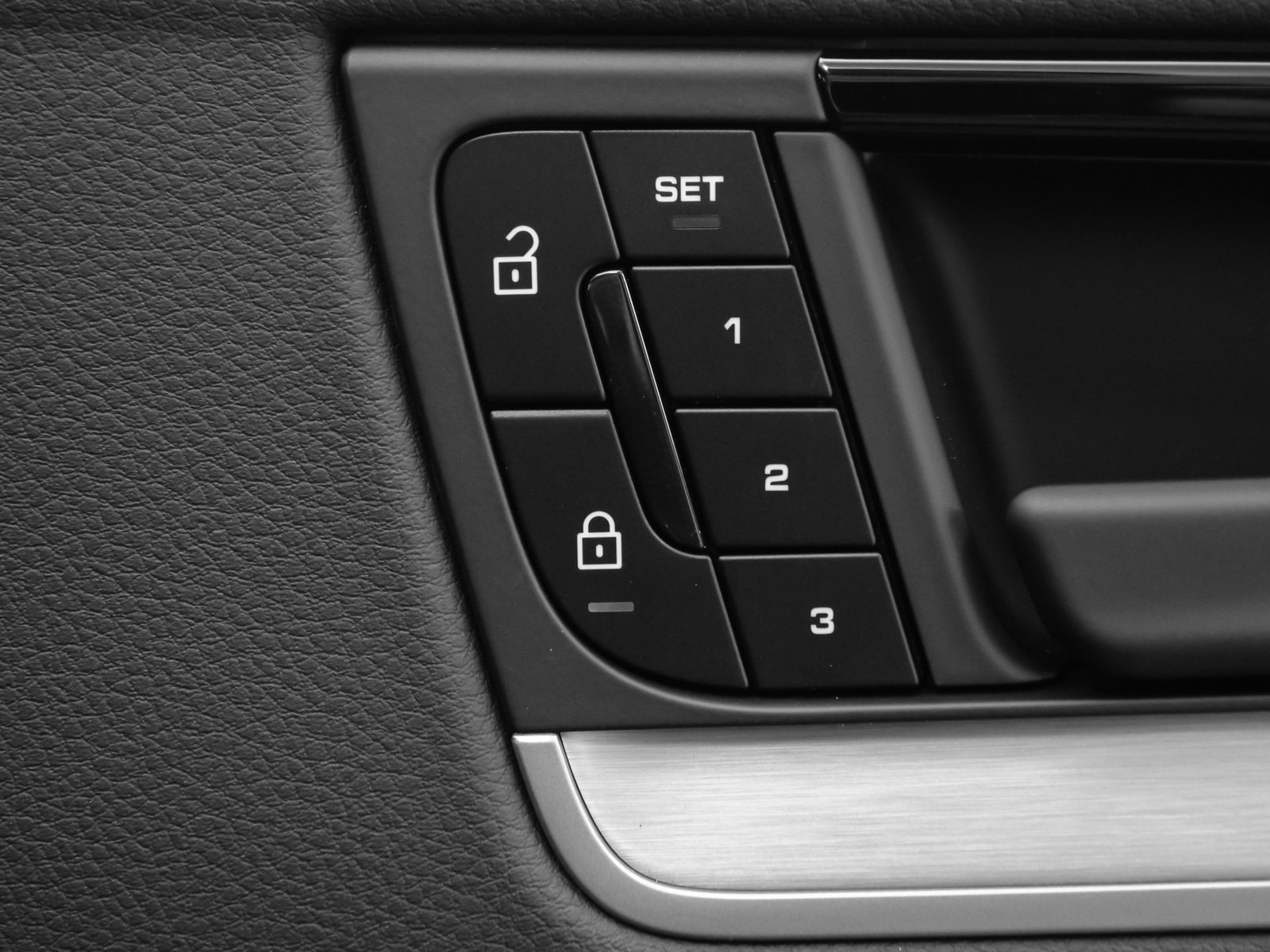 Used 2024 Porsche Cayenne image 22