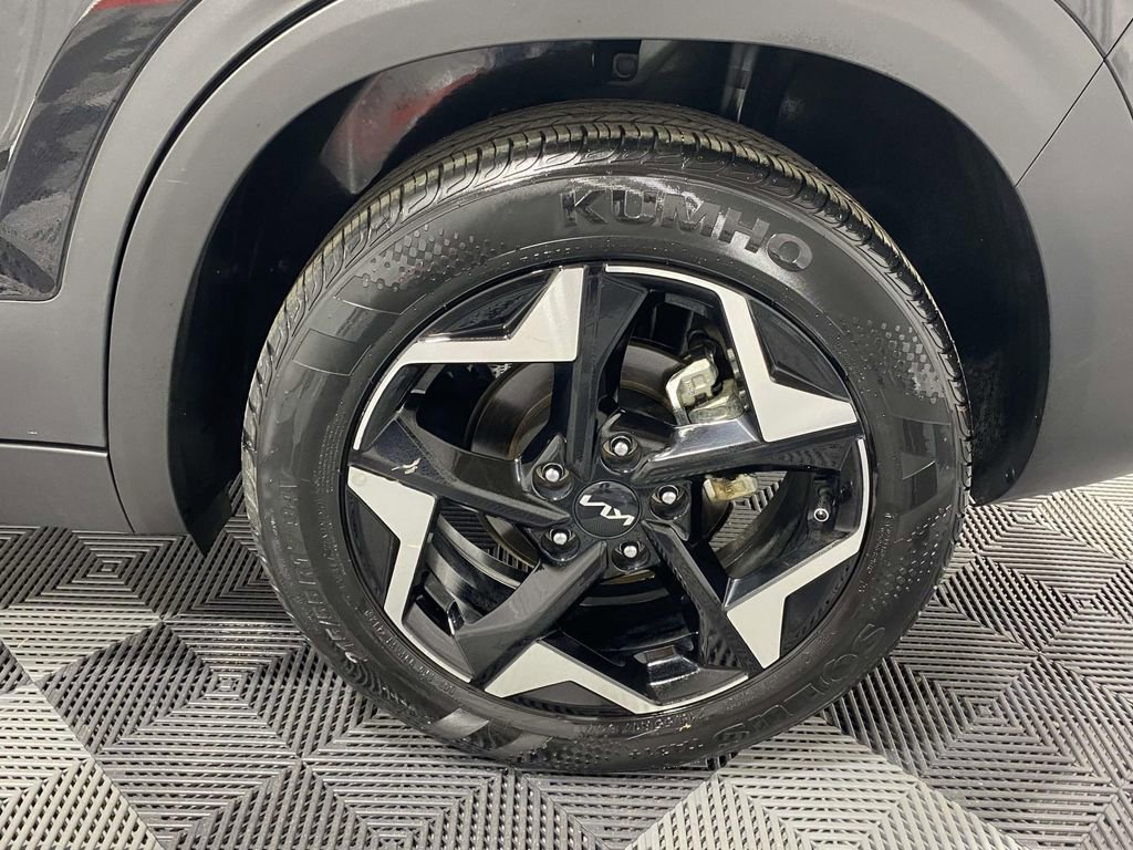 Used 2024 Kia Seltos EX image 7