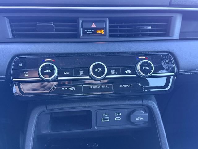 Used 2024 Honda Pilot Touring image 13