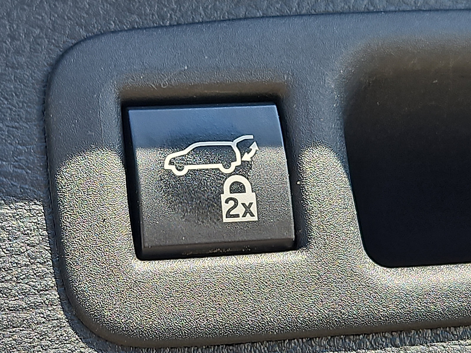 Used 2023 Toyota Sienna XLE image 29