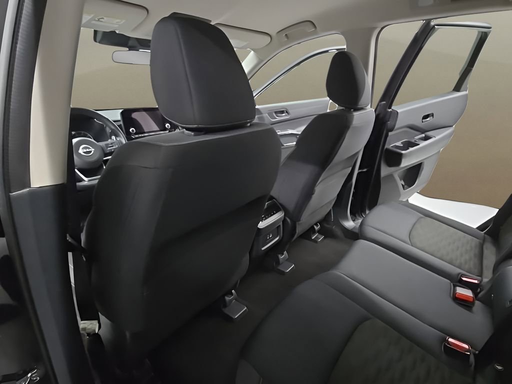 Used 2025 Nissan Pathfinder SV AWD/4WD image 14