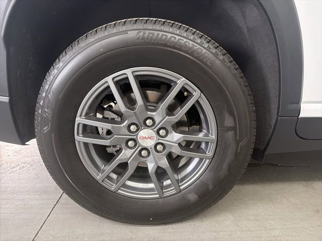 Used 2025 GMC Acadia Elevation image 12