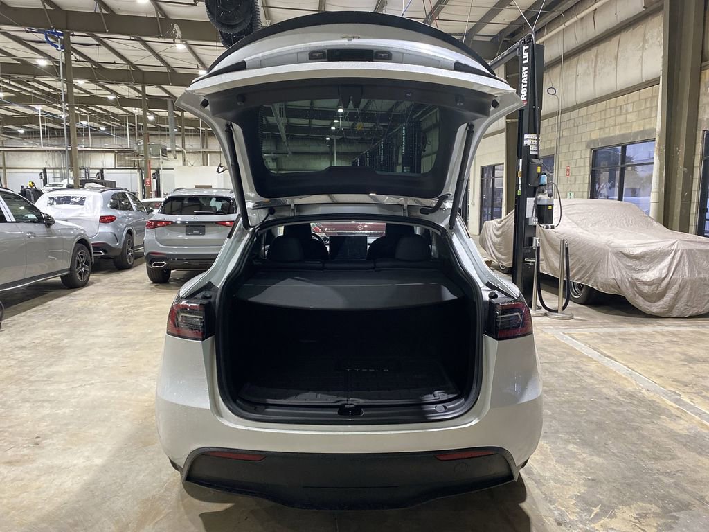 Used 2023 Tesla Model Y Long Range image 21