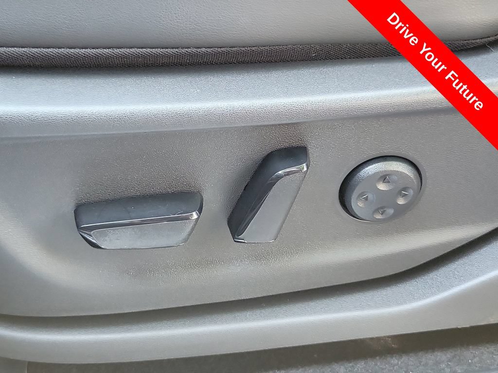 Used 2025 Nissan Ariya AWD image 19