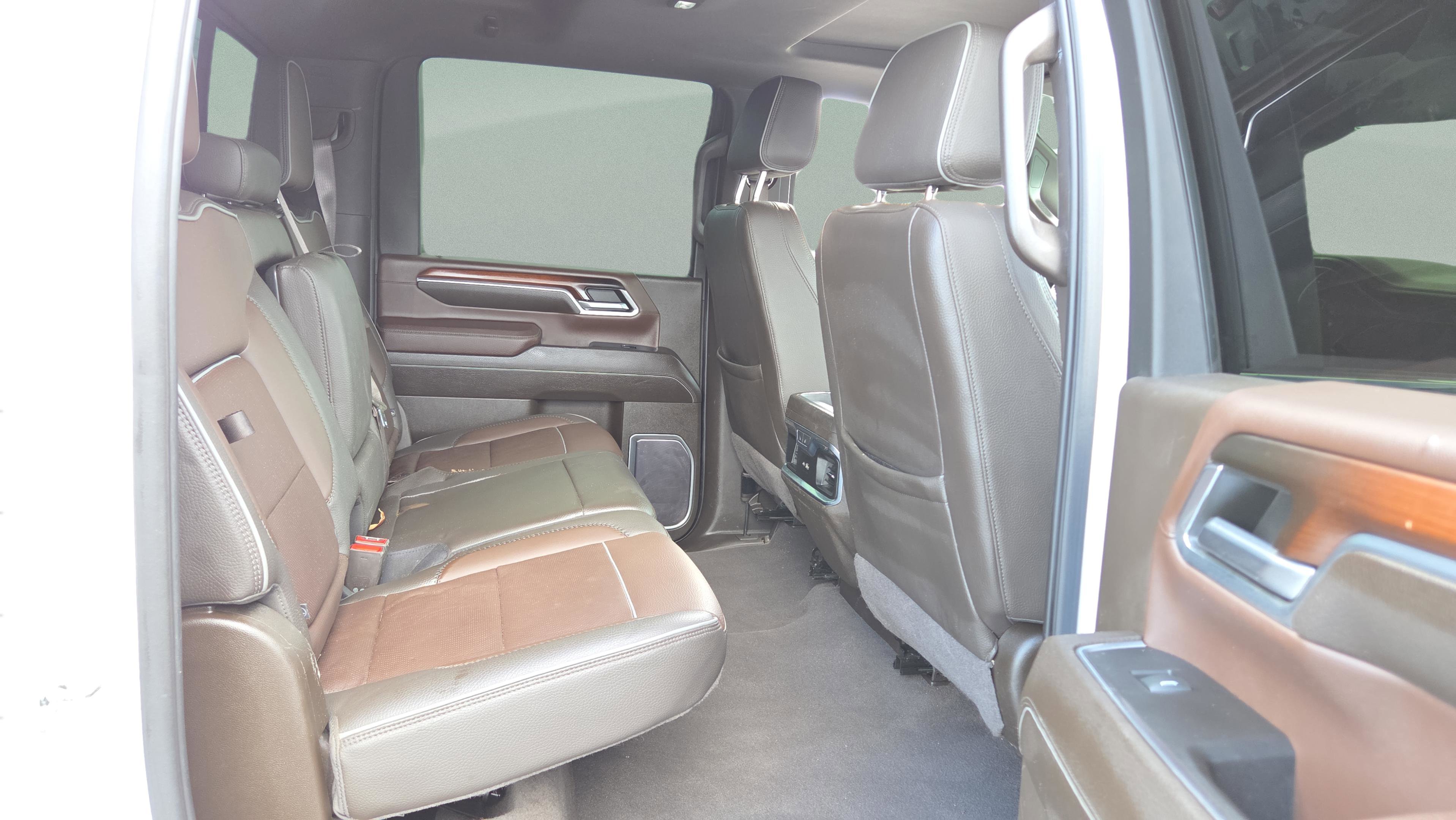 Used 2024 GMC Sierra 3500 Denali w/ Denali Reserve Package image 17