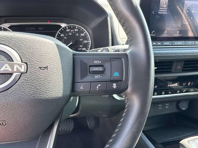 Used 2025 Nissan Rogue SV FWD image 30