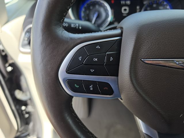 Used 2020 Chrysler Pacifica Touring-L Plus FWD image 37