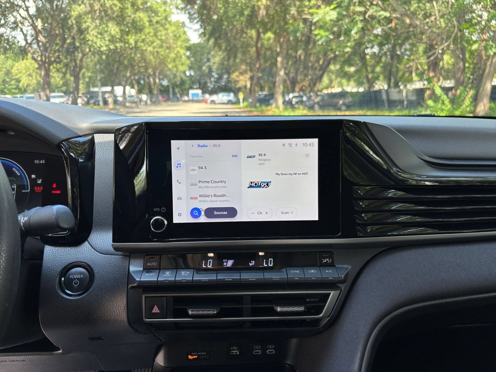 Used 2025 Toyota Camry LE FWD image 31