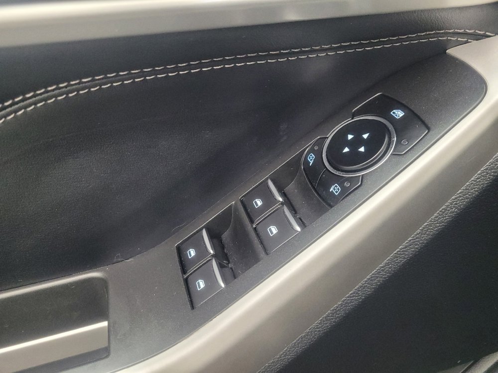 Used 2022 Ford Explorer XLT w/ Equipment Group 202A image 27