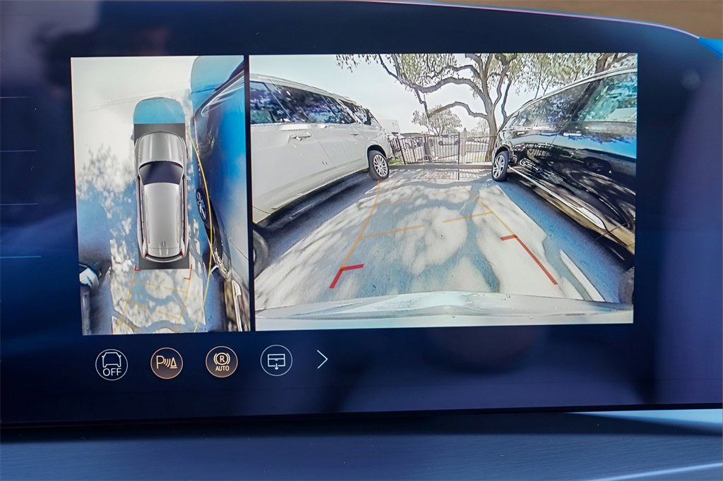 New 2026 Cadillac Vistiq Luxury image 11