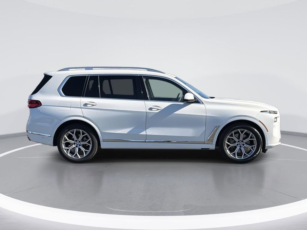 Used 2023 BMW X7 xDrive40i image 3