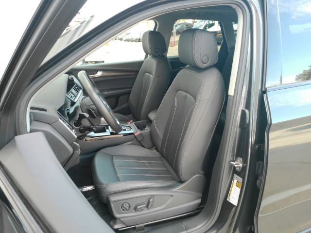 Used 2025 Audi Q5 2.0T Premium image 11