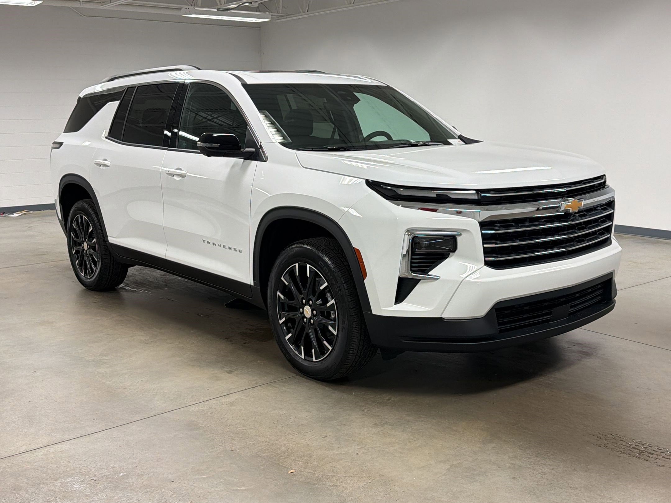 New 2026 Chevrolet Traverse LT w/ Sun and Wheel Package image 6