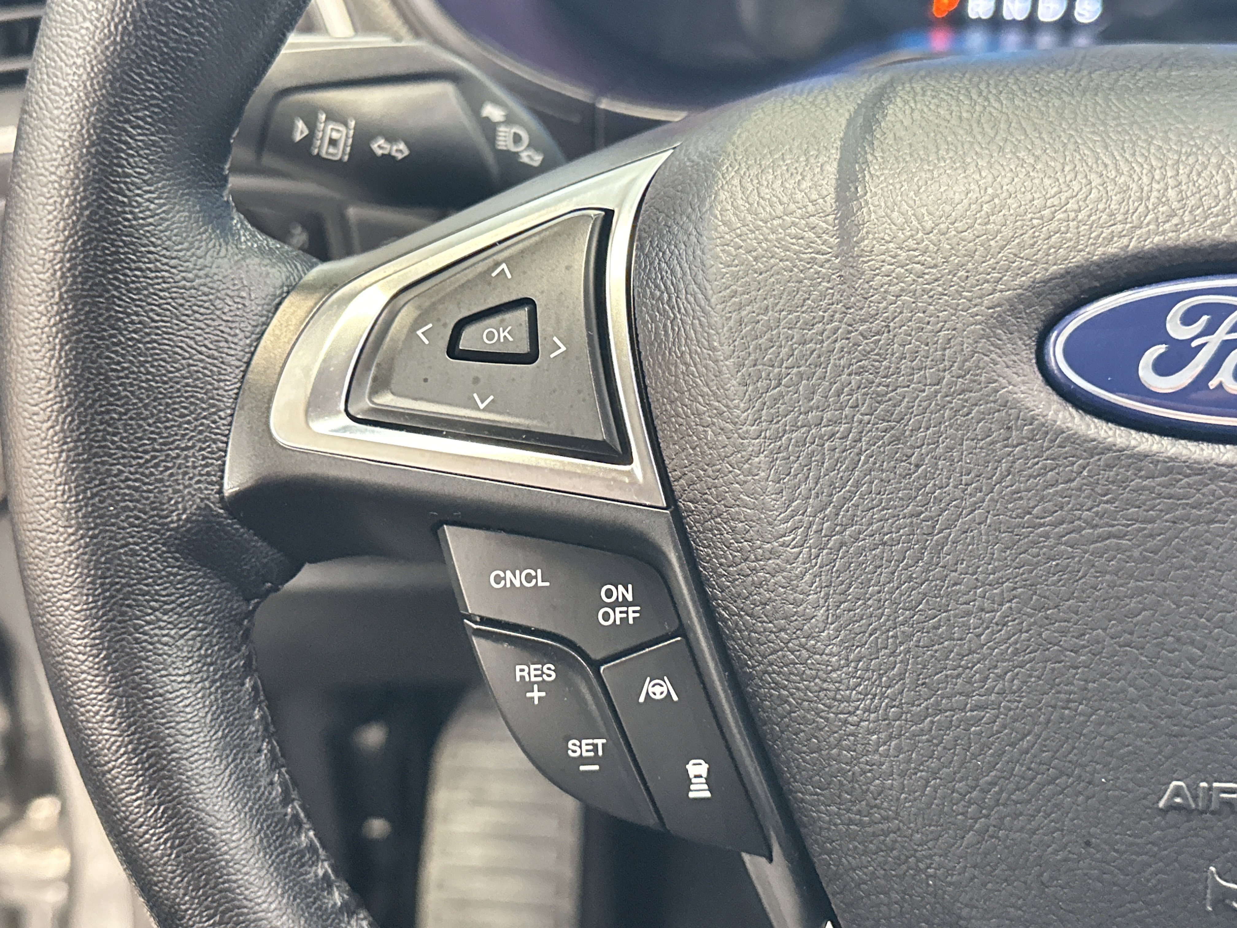 Used 2023 Ford Edge SEL w/ Convenience Package image 34