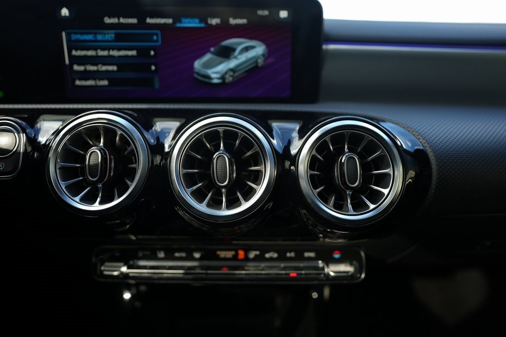 Used 2023 Mercedes-Benz CLA 250 image 37