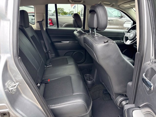 Used 2017 Jeep Compass Latitude FWD image 23