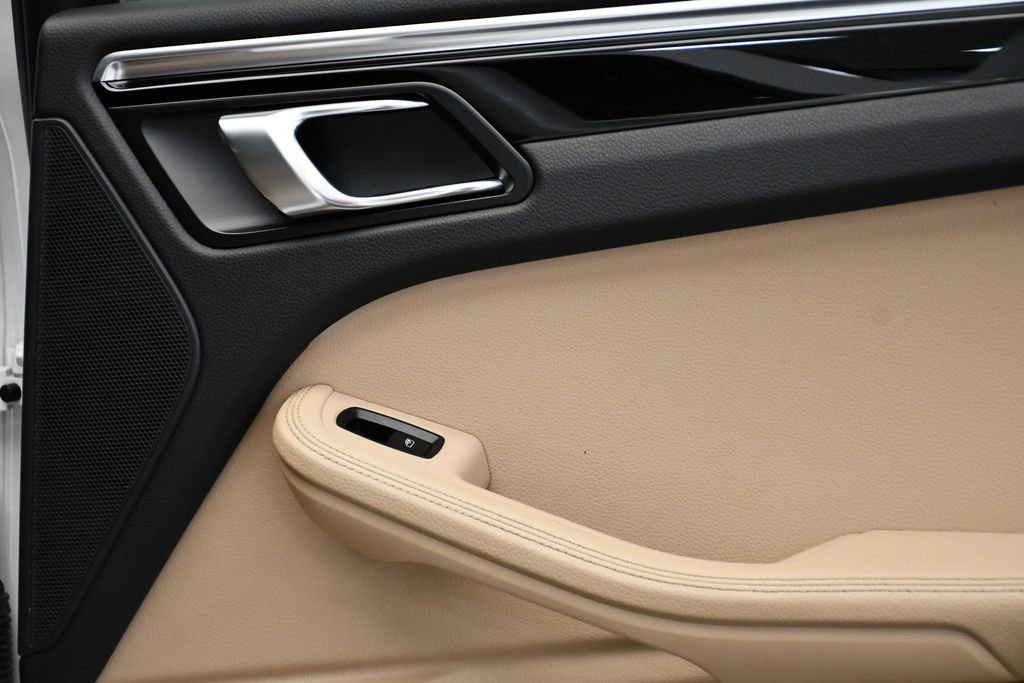 Used 2022 Porsche Macan image 54