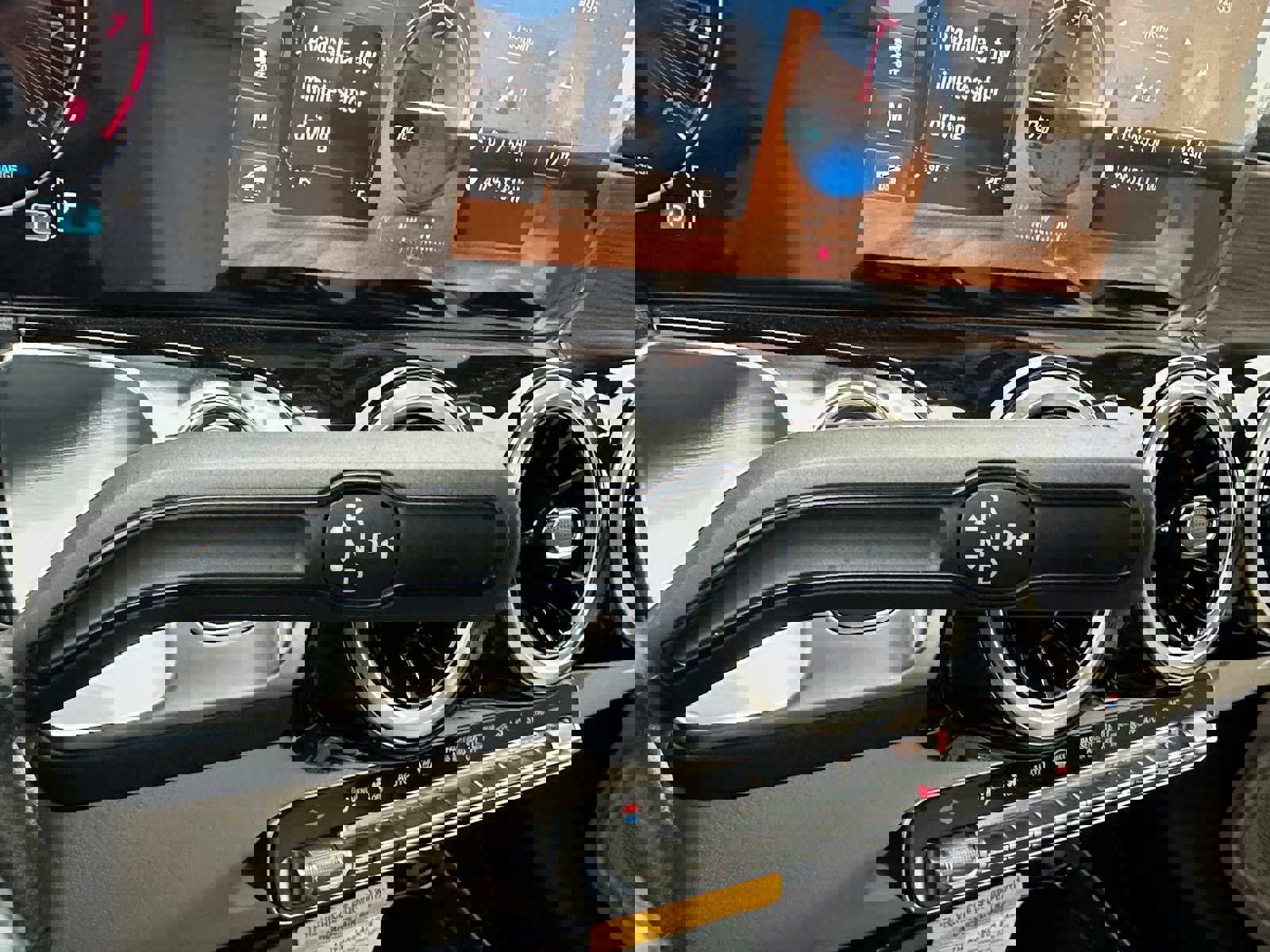 Used 2026 Mercedes-Benz GLB 250 4MATIC image 37