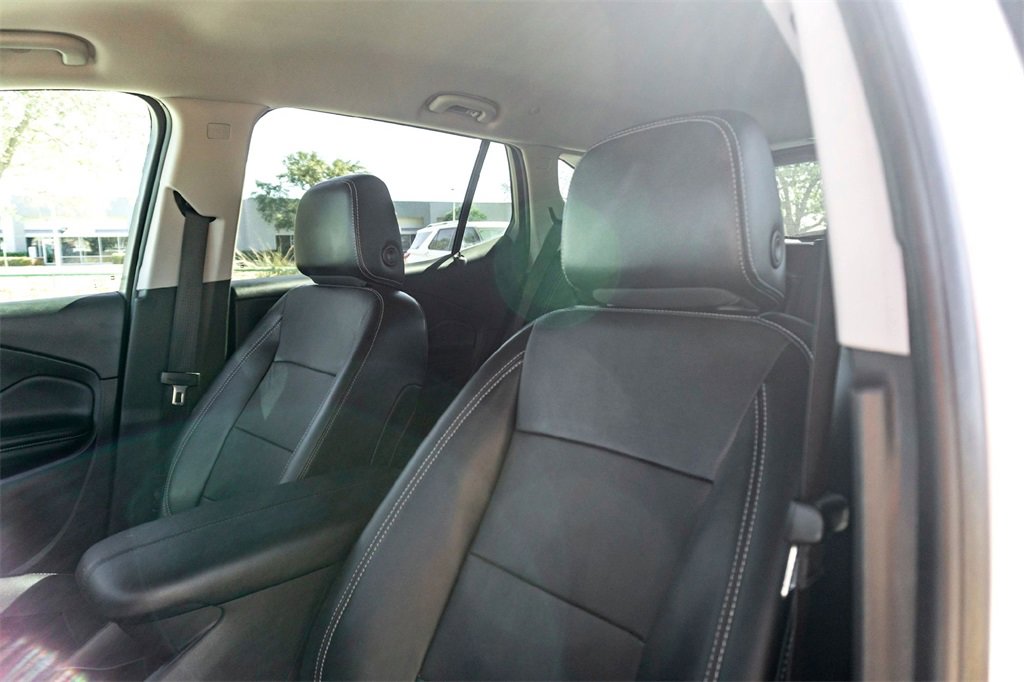 Used 2024 GMC Terrain SLT image 13