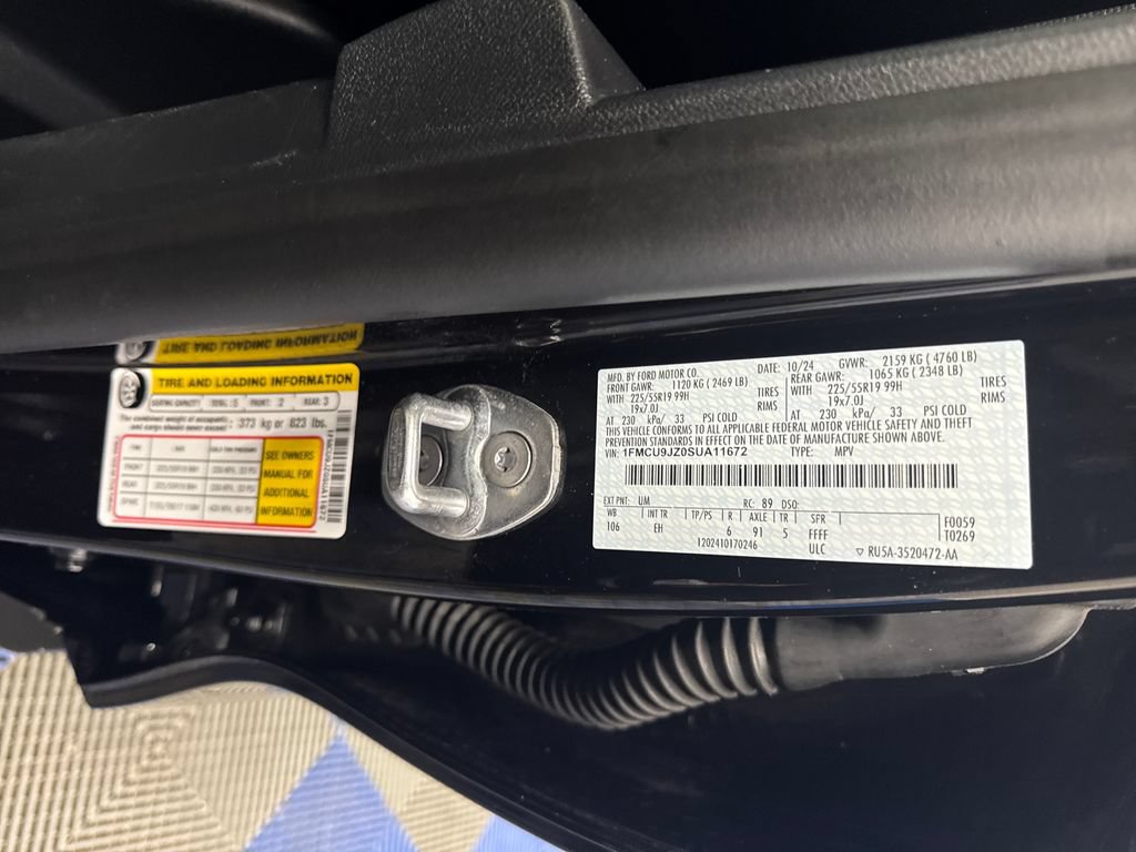 Certified 2025 Ford Escape Platinum AWD/4WD image 34
